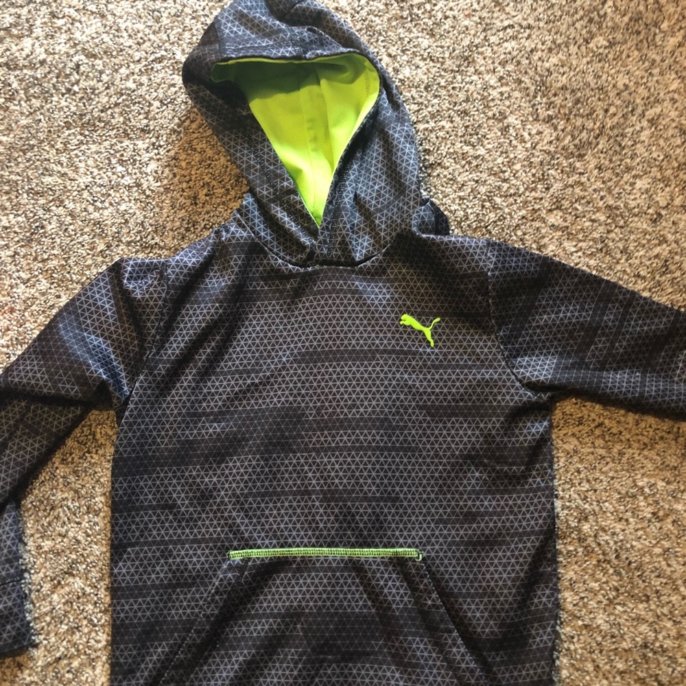 Puma youth sweatshirt medium